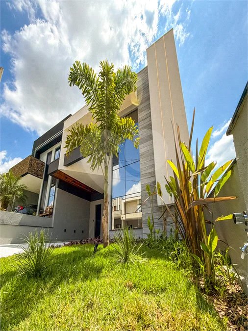 Casa Térrea Evidências - Indaiatuba/SP - R$ 1.950.000,00 - Área Total 307,33 m² - Área Construída 201,90 m² - TÉRREA - 03 suítes sendo a master com closet; Escritório; Lavabo; Cozinha com cooktop, forno, micro-ondas e coifa; Móveis planejados na hall de entrada, sala, escritório, cozinha, gourmet, s