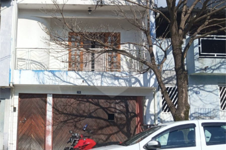 Casa à venda com 125 m² de área útil, oferecendo ambientes amplos, confortáveis e bem distribuídos.
