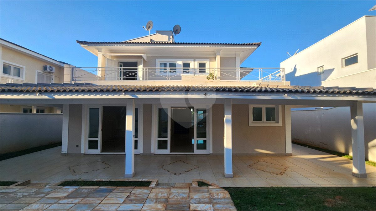 Casa à venda ou para alugar com 3 suítes no condomínio Villagio Capriccio, Louveira - SP