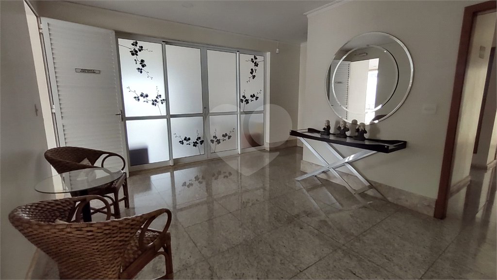 Apartamento à venda com 3 quartos, sendo 1 suíte, no Centro, Araraquara, SP