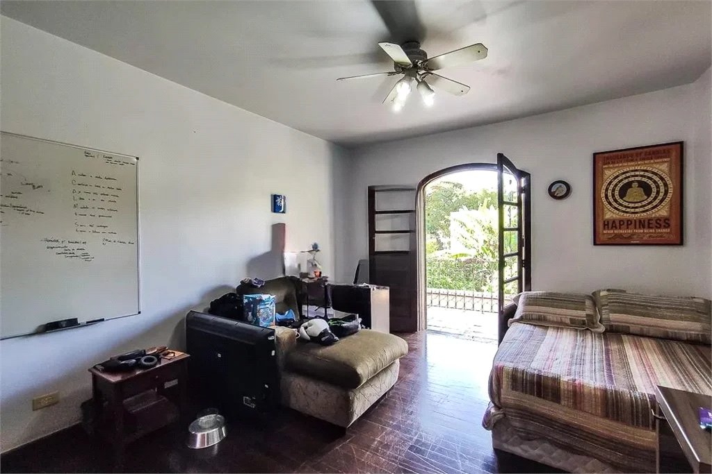 Sobrado à venda com 4 quartos, sendo 2 suítes, em Jardim Morumbi, São Paulo, SP