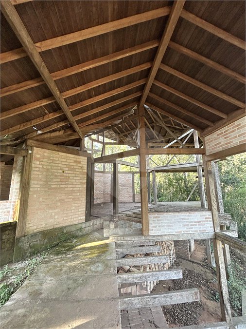 Casa à venda com 3 quartos, sendo 2 suítes,  no condomínio Alpes da Cantareira, Mairiporã - SP