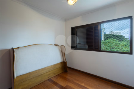 Apartamento à venda com 4 quartos, sendo 3 suítes,  em Jardim Monte Kemel, São Paulo, SP
