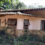 Casa à venda com 4 quartos, sendo 1 suíte, no condomínio Quinta da Cachoeira, Embu das Artes - SP