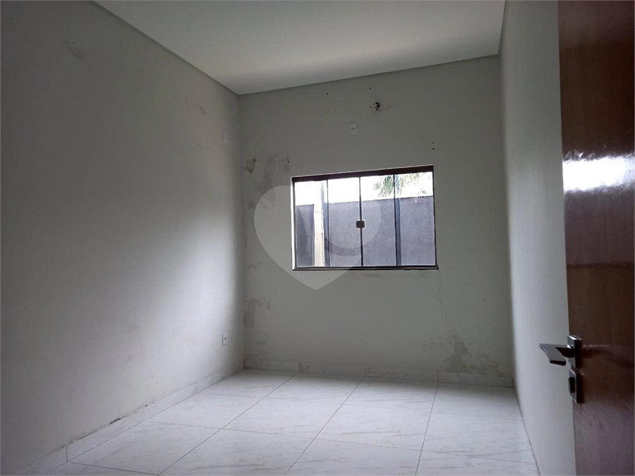 Casa à venda com 3 quartos, sendo 1 suíte,  em Vila Santa Catarina, Dourados, MS