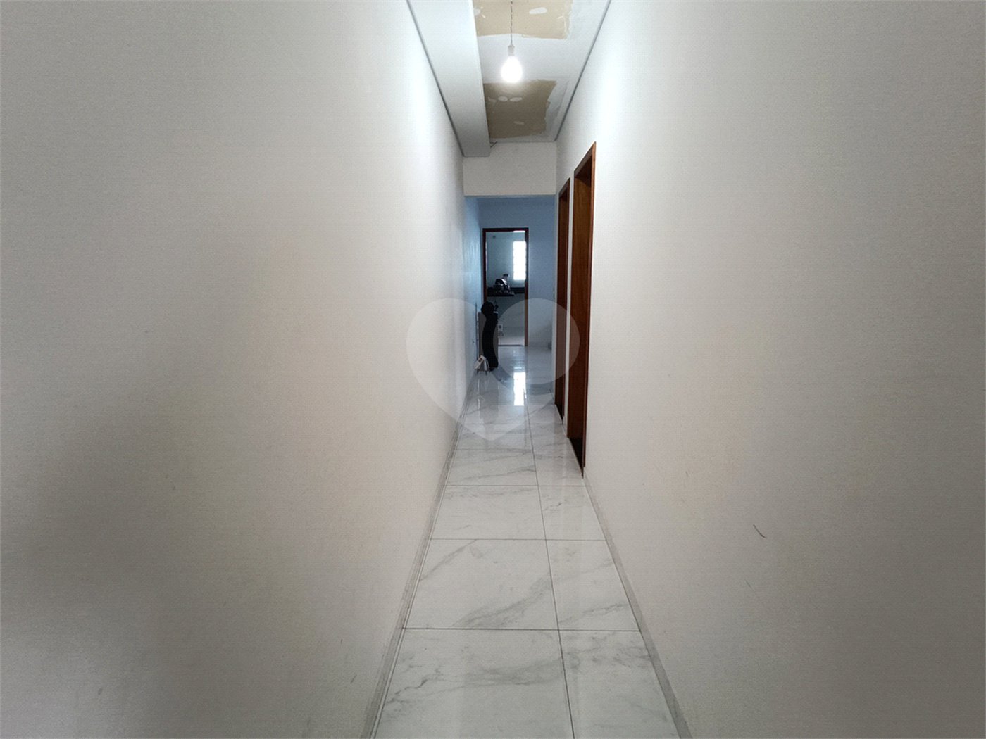 Casa à venda com 2 quartos, sendo 1 suíte,  em Loteamento Jardim do Sol (mailasqui), São Roque, SP