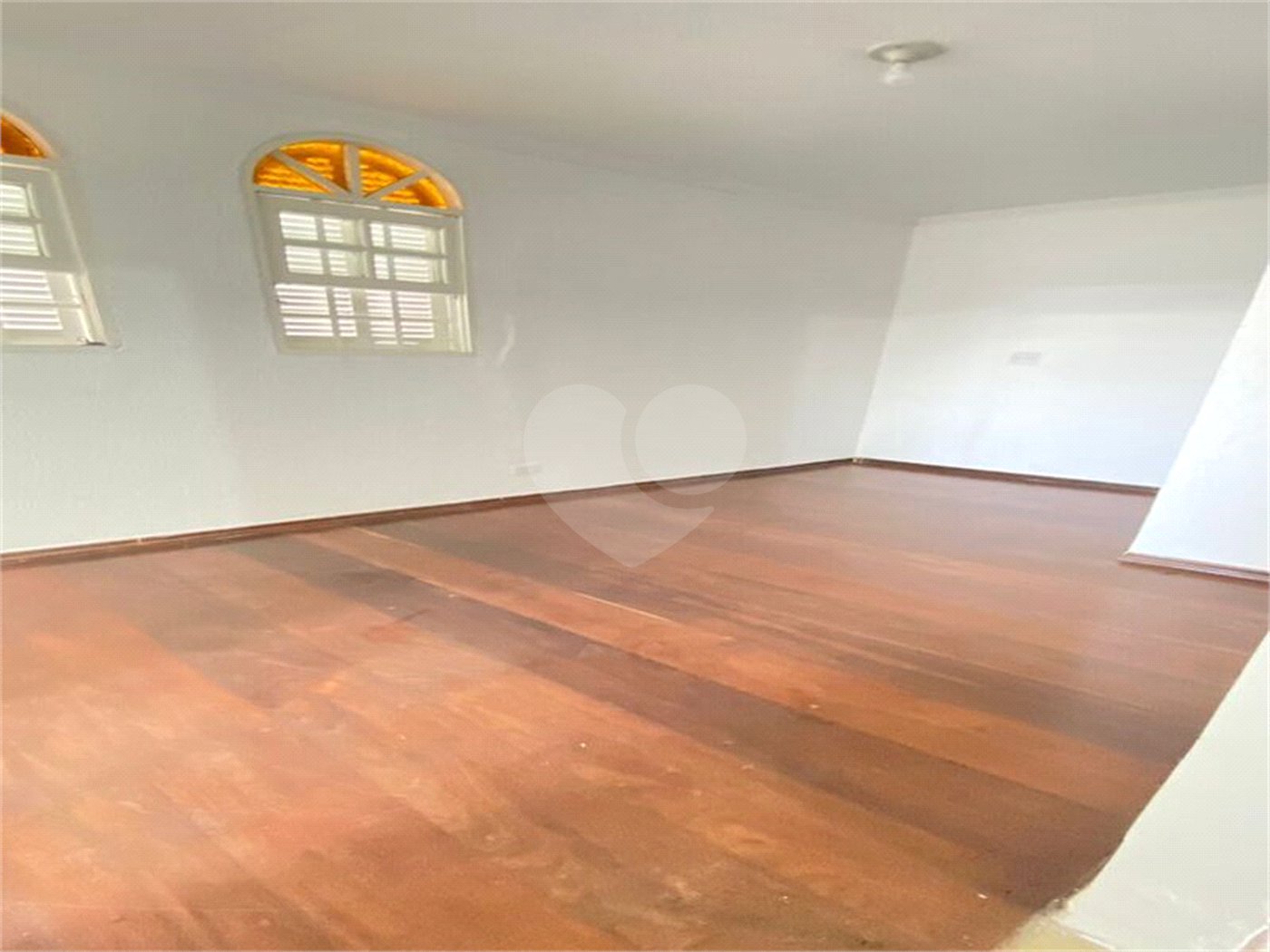 Sobrado à venda com 3 quartos, sendo 2 suítes,  em Parque Terra Nova, São Bernardo do Campo, SP