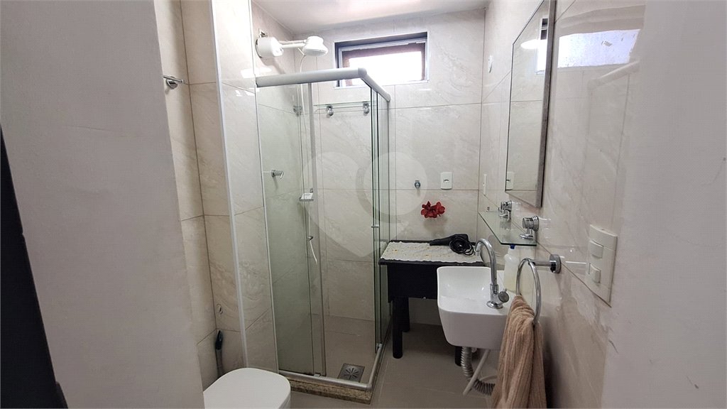 Flat à venda com 2 quartos em Caravelas, Armação dos Búzios, RJ