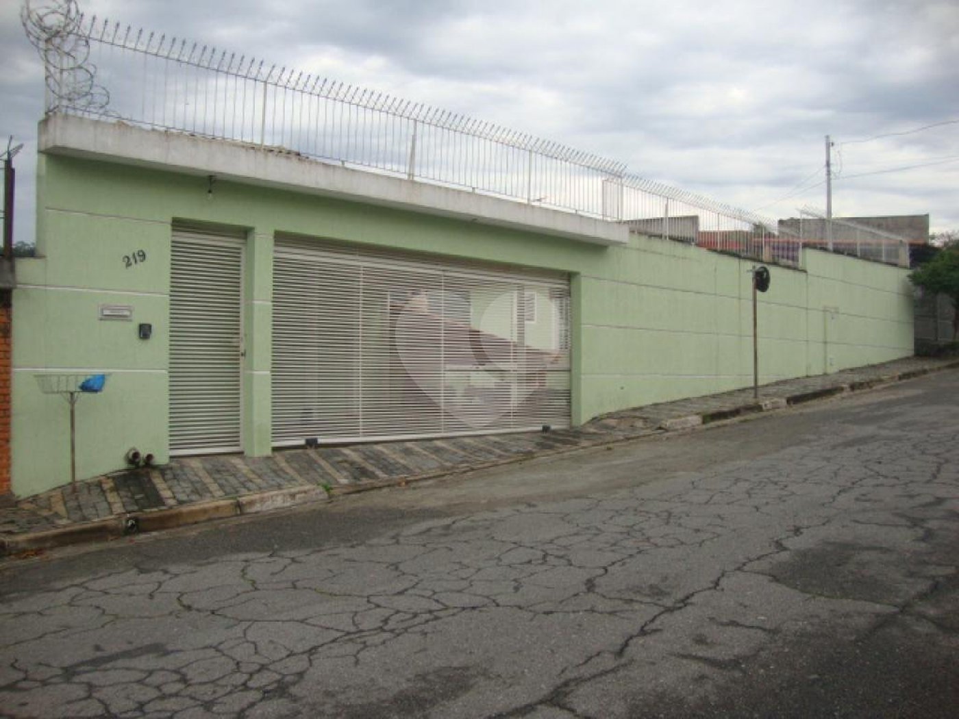 Sobrado à venda com 2 suítes em Tremembé, São Paulo, SP