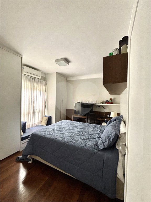 Casa à venda com 4 quartos, sendo 3 suítes, no condomínio Vila Carmel, São Paulo - SP