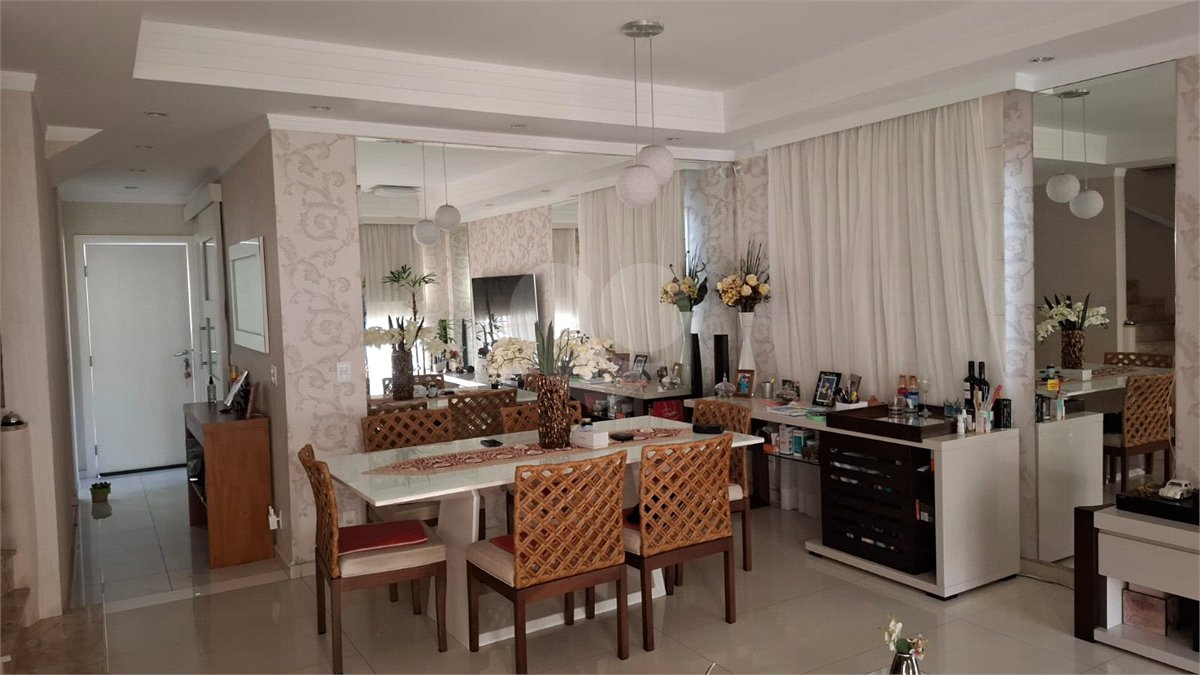 Casa à venda com 3 suítes no condomínio Villa das Flores, Mogi das Cruzes - SP