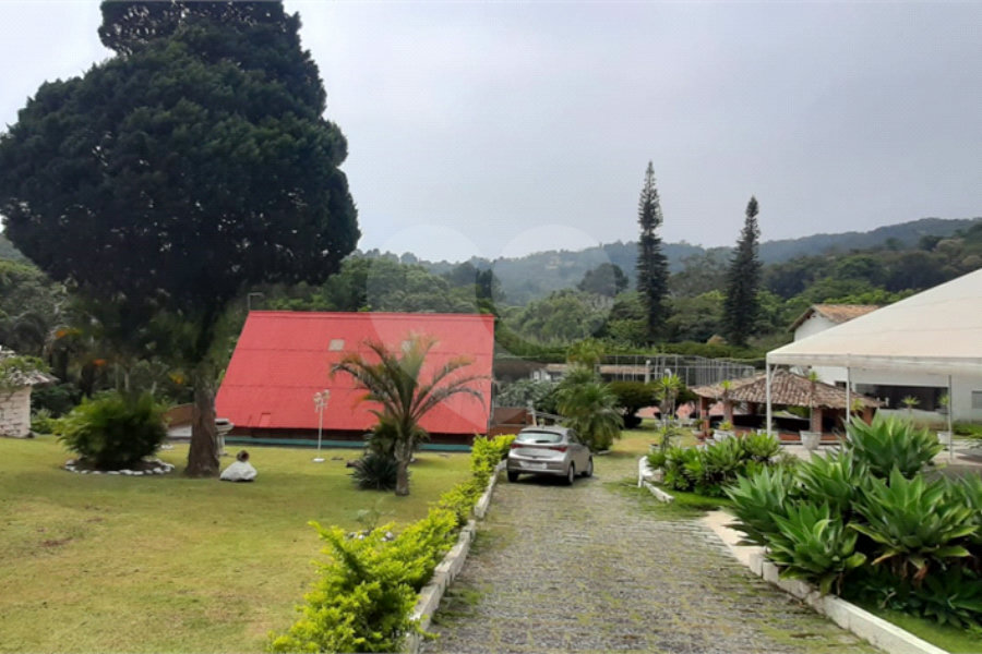 Casa Térrea à venda com 5 quartos, sendo 3 suítes, em Serra da Cantareira, Mairiporã, SP