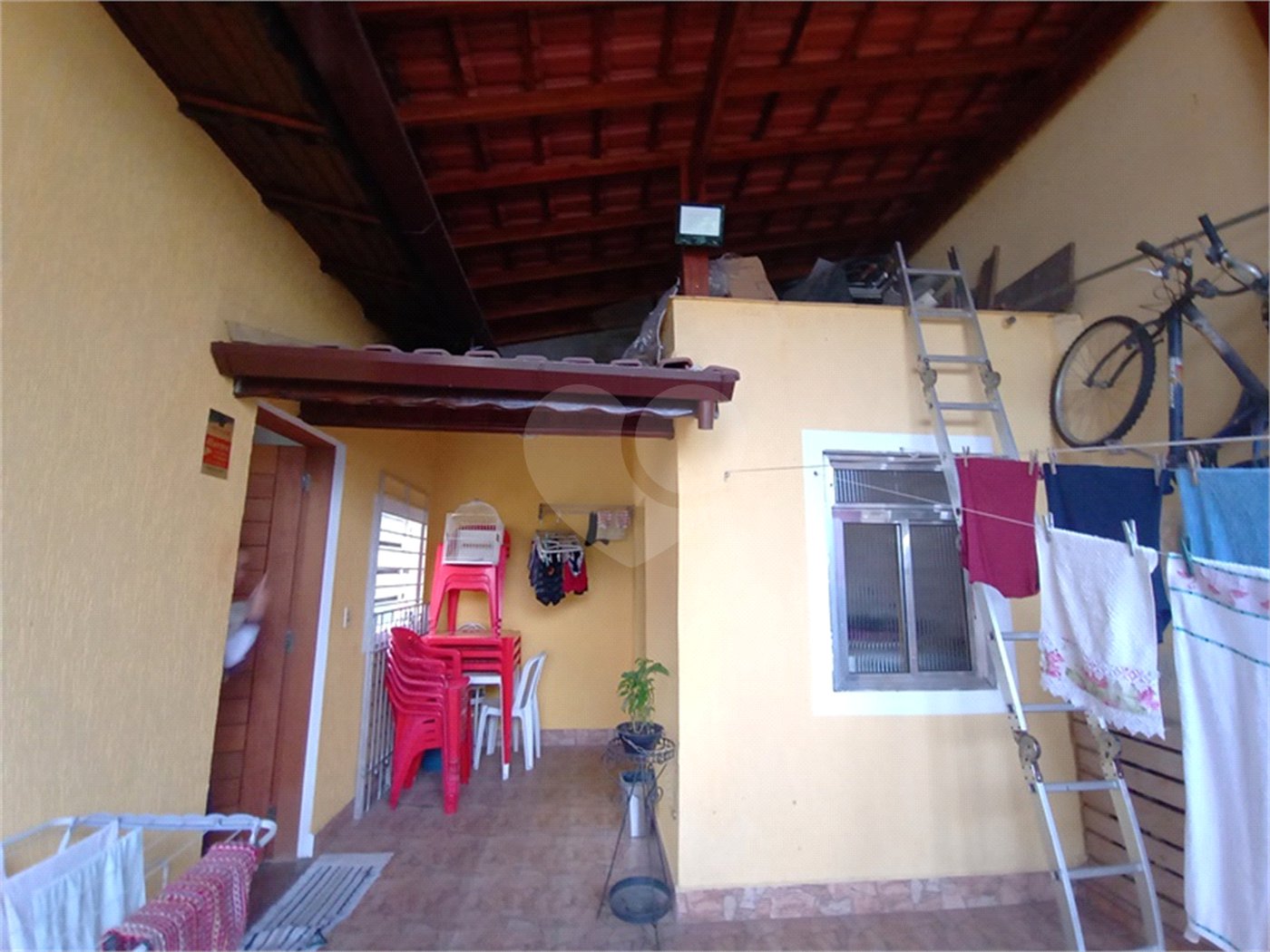 Sobrado à venda com 4 quartos, sendo 1 suíte, em Tremembé, São Paulo, SP