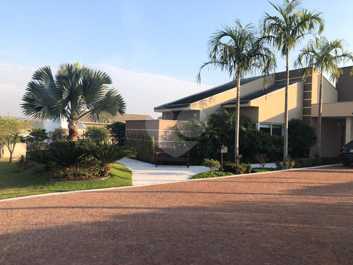 Casa à venda com 5 suítes no condomínio Terras de Mont Serrat, Salto - SP