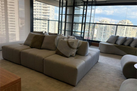 Apartamento à venda com 3 suítes em Jardim Faculdade, Sorocaba, SP