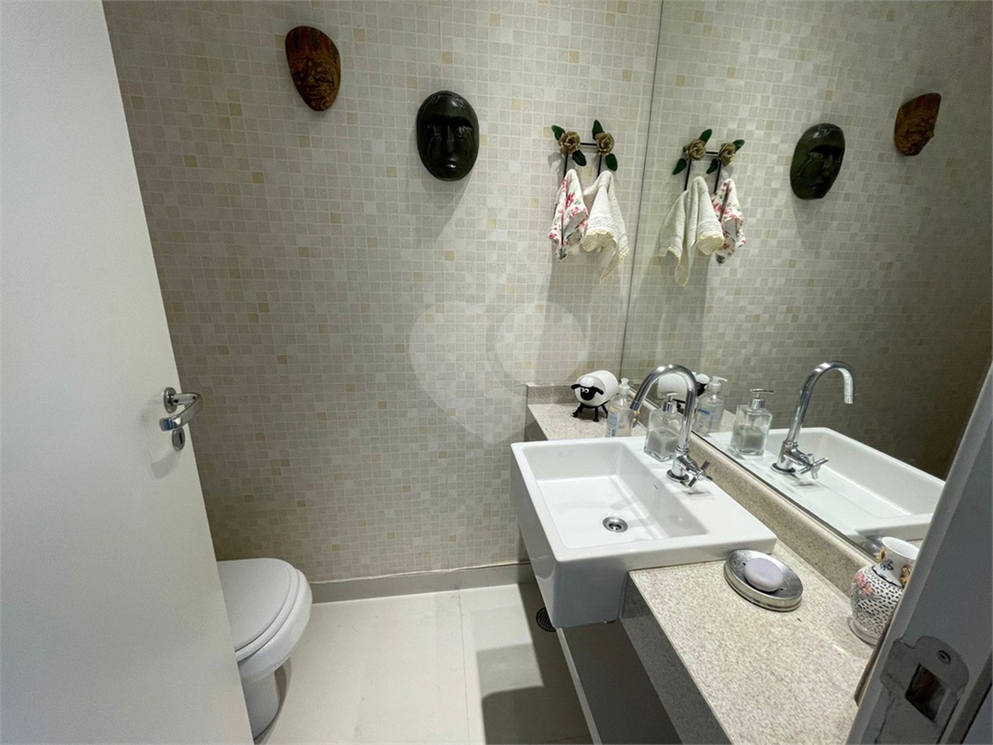 Apartamento à venda com 4 quartos, sendo 3 suítes, em Perdizes, São Paulo, SP
