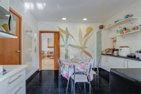 Casa de Vila à venda com 4 suítes em Jardim Hípico, São Paulo, SP