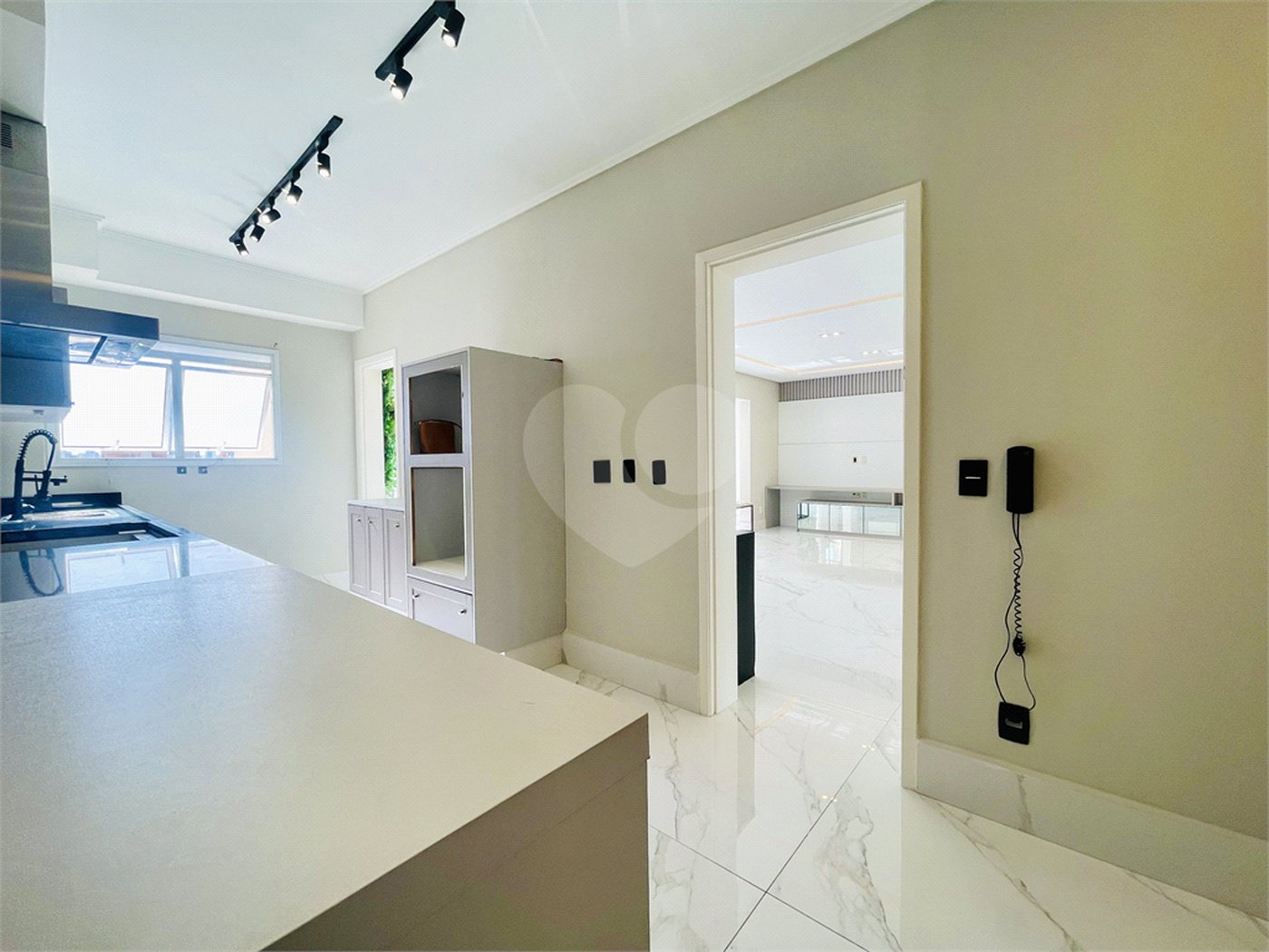 Apartamento à venda com 3 suítes em Vila Gilda, Santo André, SP