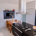 Casa à venda com 5 quartos, sendo 4 suítes, no condomínio Flamboyant, Atibaia - SP