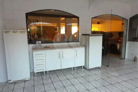 Sobrado à venda com 4 quartos, sendo 1 suíte, em Jardim Pinheiros, São Paulo, SP