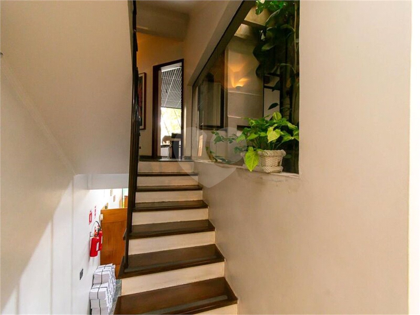 Casa à venda com 8 quartos, sendo 2 suítes, em Indianópolis, São Paulo, SP