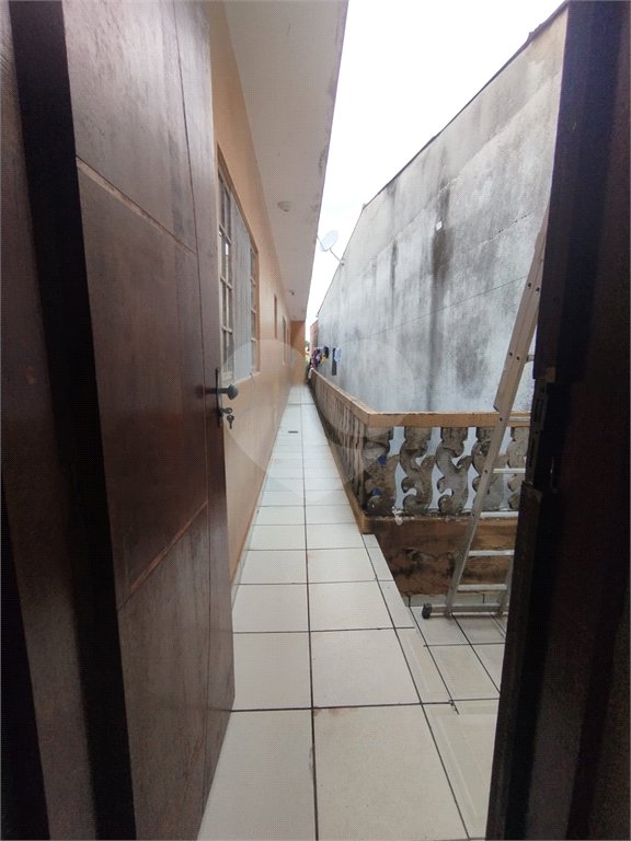 Sobrado à venda com 3 quartos, sendo 1 suíte, em Biritiba, Poá, SP