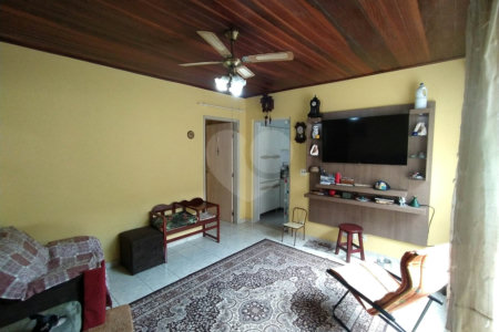 Casa à venda com 6 quartos, sendo 2 suítes, em Chora Menino, São Paulo, SP