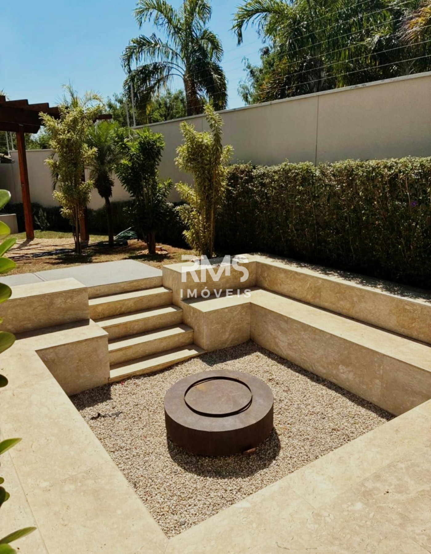 Apartamento à venda com 3 quartos, sendo 1 suíte, no condomínio Residencial Ilhas Mediterrâneo, Itu - SP