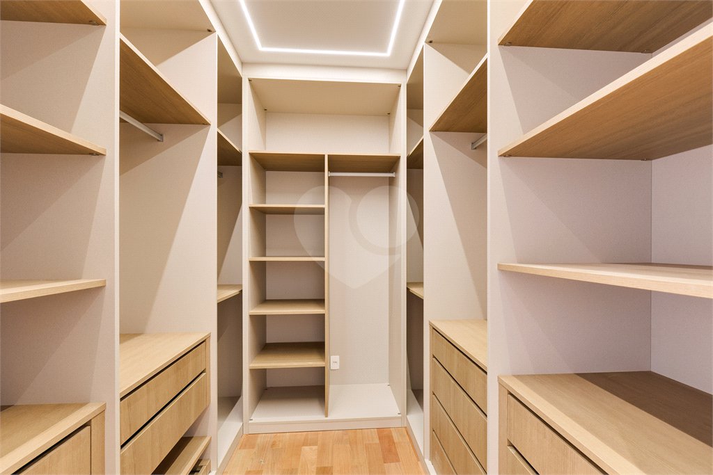 Casa à venda com 4 suítes no condomínio Jamestown, São Paulo - SP