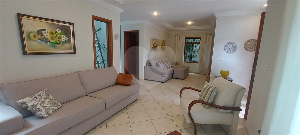 Sobrado à venda com 3 quartos, sendo 1 suíte, em Jardim Santa Rosália, Sorocaba, SP