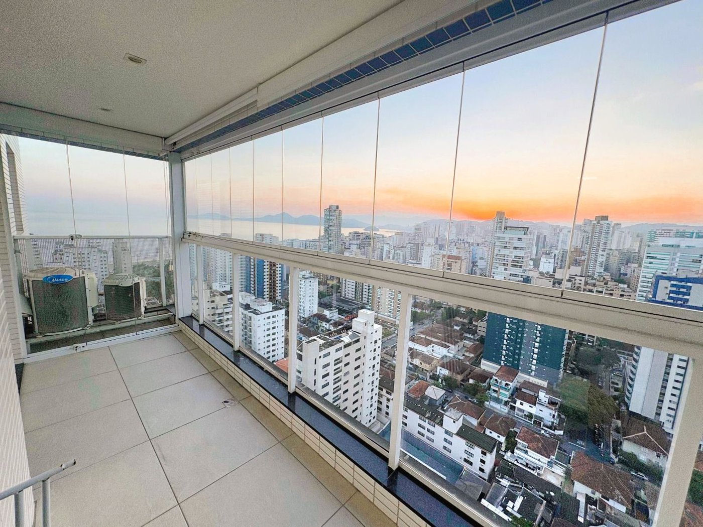 Apartamento para alugar, 54 m² por R$ 6.000,02/mês - Embaré - Santos/SP