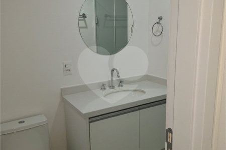 Apartamento à venda com 3 suítes em Vila Anastácio, São Paulo, SP