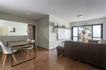 Apartamento à venda com 3 quartos, sendo 1 suíte, em Santo Amaro, São Paulo, SP
