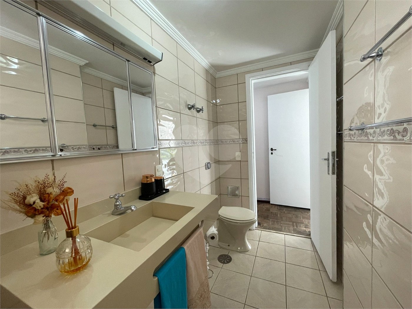Apartamento à venda com 3 quartos, sendo 1 suíte,  em Brooklin Paulista, São Paulo, SP