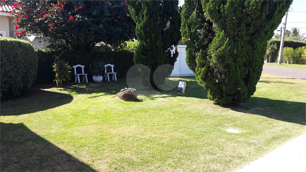 Casa à venda com 4 quartos, sendo 2 suítes, no condomínio Monte Belo, Salto - SP