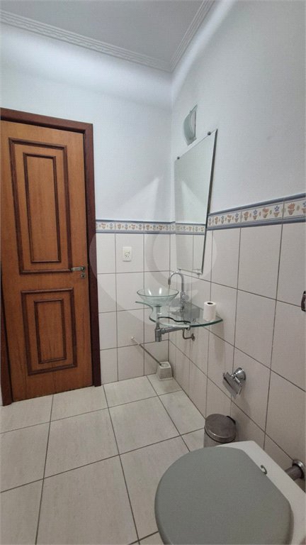 Casa para alugar com 3 quartos, sendo 1 suíte, no condomínio Recanto dos Paturis, Vinhedo - SP