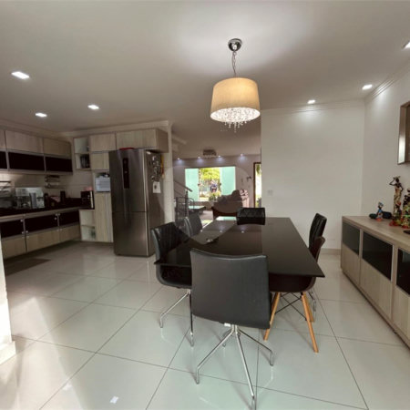 Duplex à venda com 1 quarto, sendo 3 suítes, em Taperapuan, Porto Seguro, BA