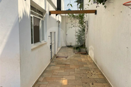 Sobrado à venda com 4 quartos, sendo 1 suíte, em Jardim Prudência, São Paulo, SP