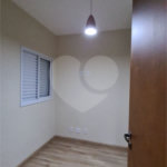 Casa à venda com 3 quartos, sendo 1 suíte, no condomínio Alvorada Parque Vitória, São Paulo - SP