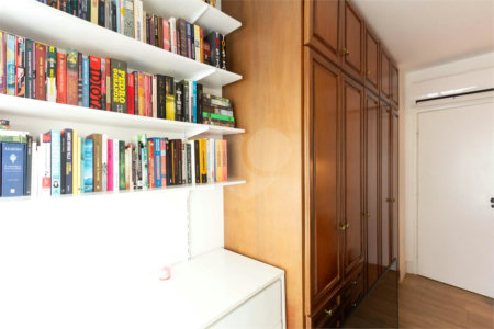 Apartamento à venda com 4 suítes em Vila Nova Conceição, São Paulo, SP
