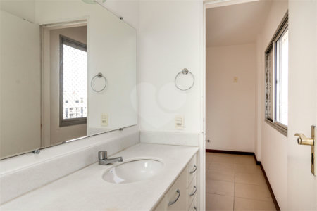 Cobertura à venda com 3 quartos, sendo 2 suítes, em Indianópolis, São Paulo, SP