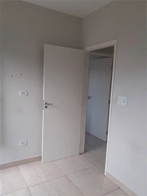 Sobrado à venda com 4 quartos, sendo 1 suíte, em Jardim Germânia, São Paulo, SP