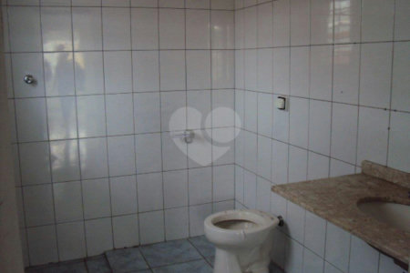 Sobrado à venda com 4 quartos em Parada Inglesa, São Paulo, SP