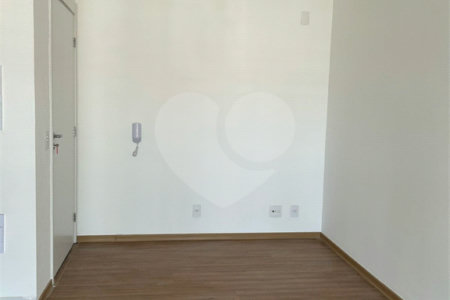 Apartamento para alugar com 3 quartos, sendo 1 suíte, em Vila Firmiano Pinto, São Paulo, SP