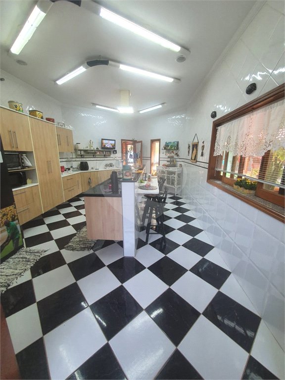 Casa à venda ou para alugar com 4 suítes em Vila Machado, Mairiporã, SP