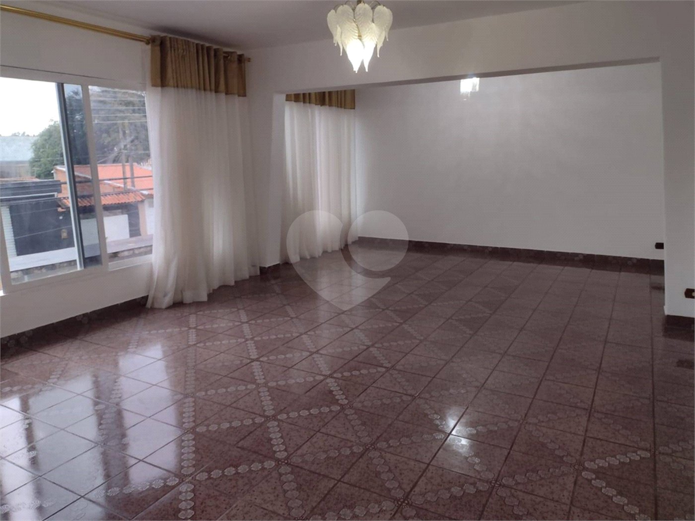 Casa à venda com 3 quartos, sendo 1 suíte, em Jardim São Pedro, Mogi das Cruzes, SP