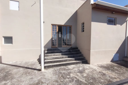 Casa à venda com 3 quartos, sendo 1 suíte, em Jardim das Palmeiras, Várzea Paulista, SP
