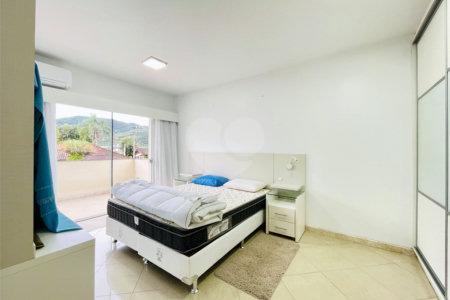Casa à venda com 5 suítes no Centro, Porto Belo, SC
