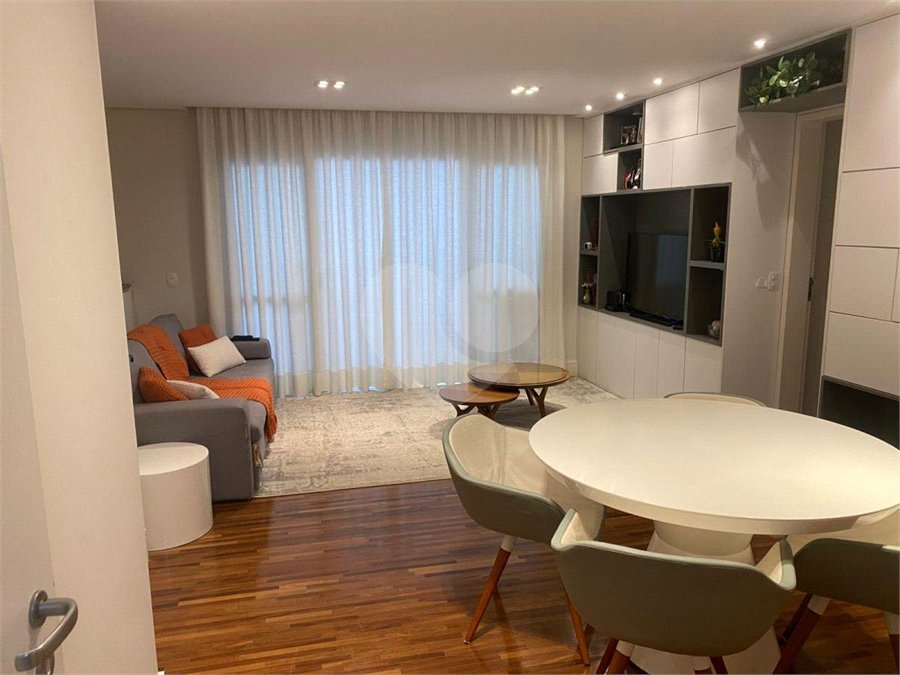 Apartamento à venda com 3 quartos, sendo 1 suíte, em Indianópolis, São Paulo, SP