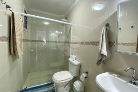 Apartamento à venda com 2 quartos, sendo 1 suíte, em Guilhermina, Praia Grande, SP